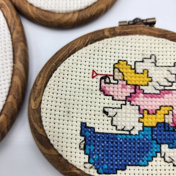 Lot of 3 Vintage counted cross stitch Christmas ornaments Santa, angel & puppy - Picture 4 of 10